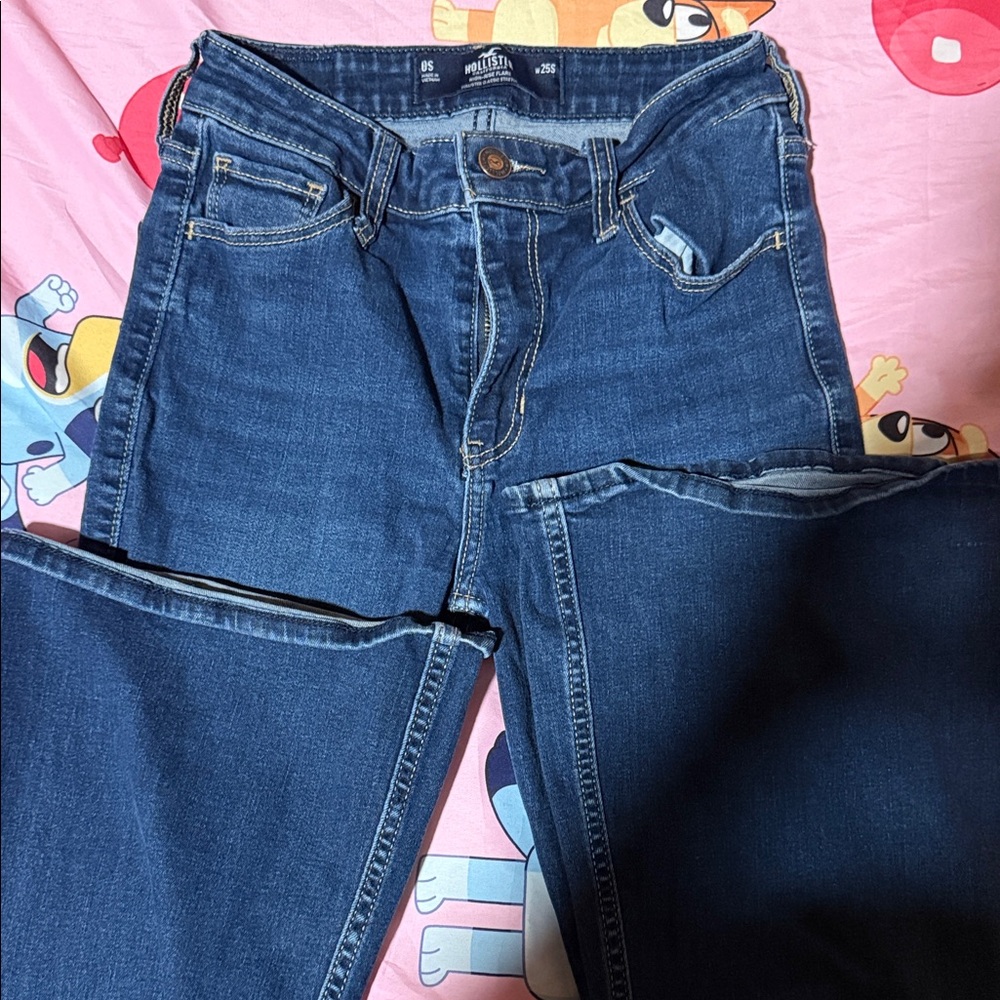 Hollister 0S or 25S
High rise flare classic stretch